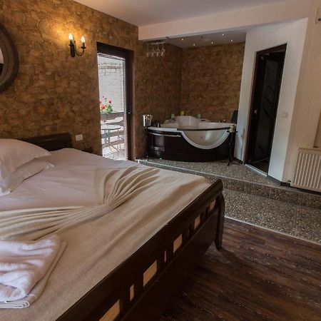 Pension Casa Wenge Sinaia Ngoại thất bức ảnh