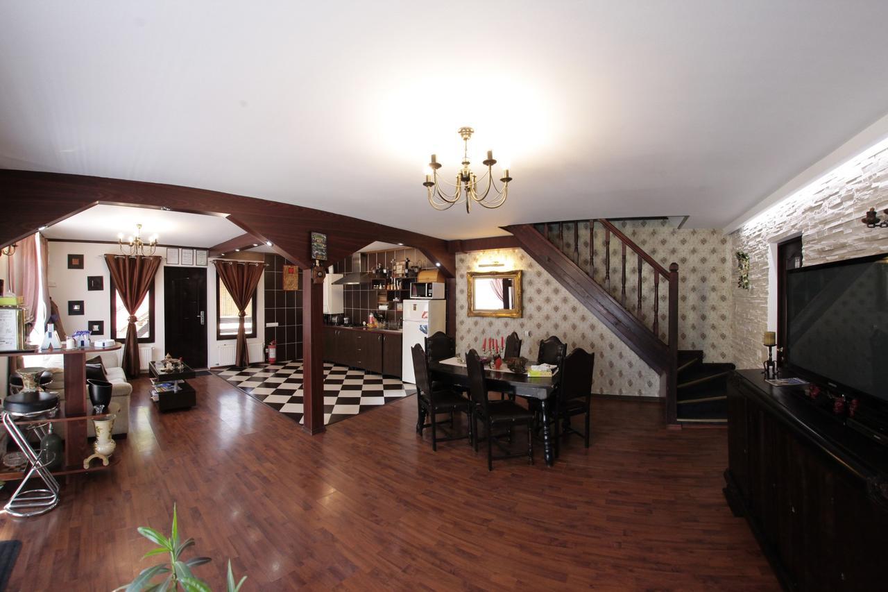 Pension Casa Wenge Sinaia Ngoại thất bức ảnh