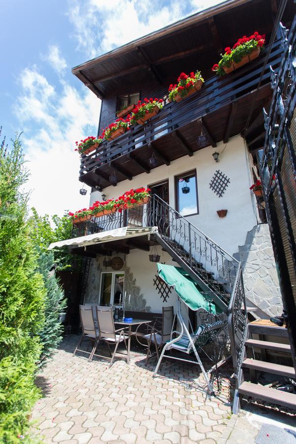 Pension Casa Wenge Sinaia Ngoại thất bức ảnh