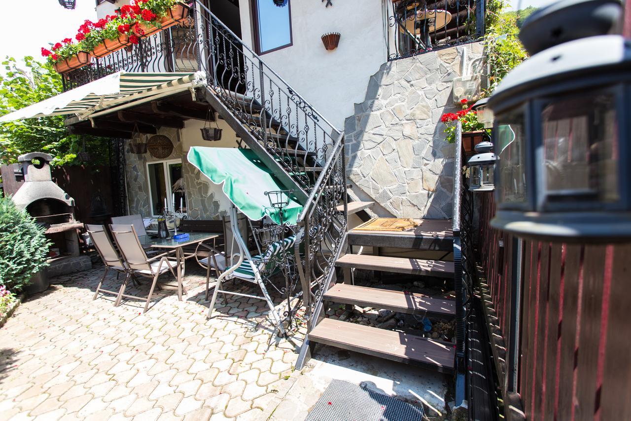 Pension Casa Wenge Sinaia Ngoại thất bức ảnh