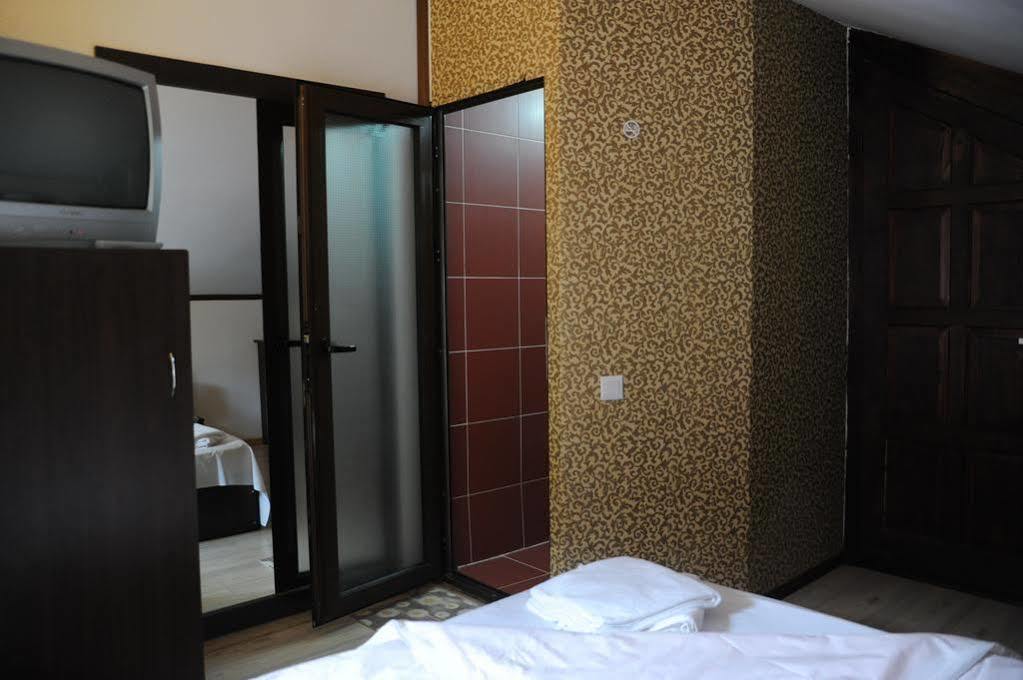 Pension Casa Wenge Sinaia Ngoại thất bức ảnh